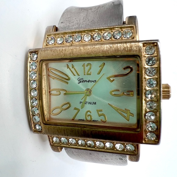 Geneva Platinum Watch - Picture 7 of 9